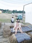 推特極品反差婊『小妮子』攜雙閨蜜極限露出 戶外全裸 野戰跪舔 黑絲啪啪 高清 果爸第二彈
