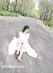 重磅推薦！淫盪肥臀人妻母狗【見過騷的 沒見過這么騷的】喜歡戶外露出，喜歡被很多男人操