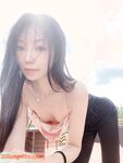 纖細身材人妻御姐『彤彤』大馬路車來車往露出3P綠帽癖老公找單男狠操騷妻 全裸叫外賣小哥看傻眼
